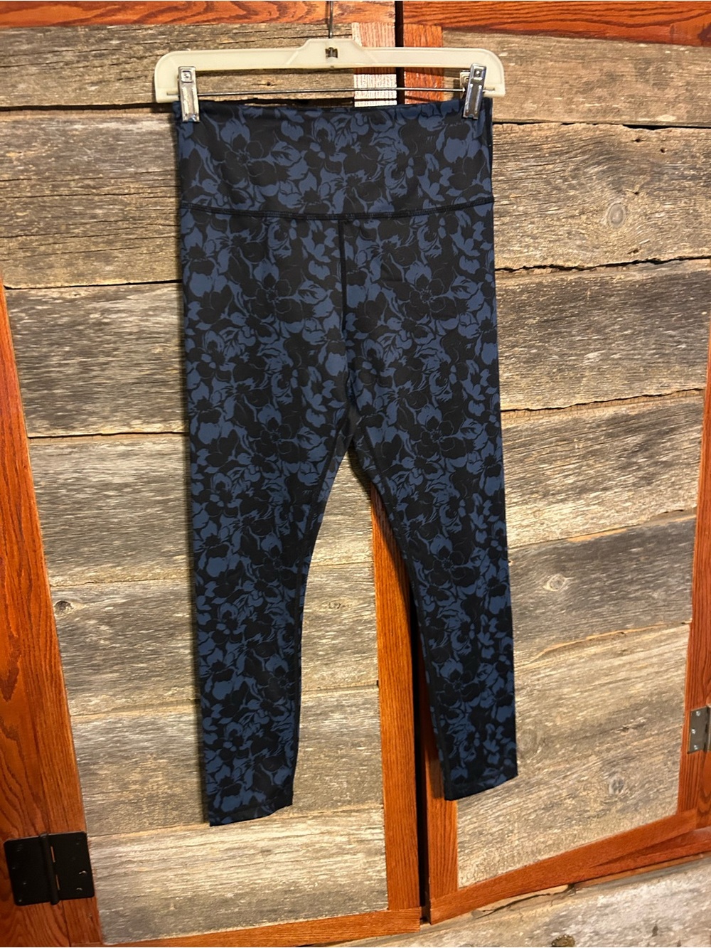 ZYIA Navy and Black Floral High-Waist Women’s Leggings Size 4